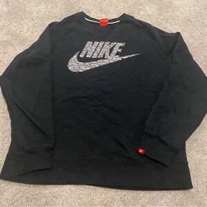 Men’s Nike crewneck sweatshirt